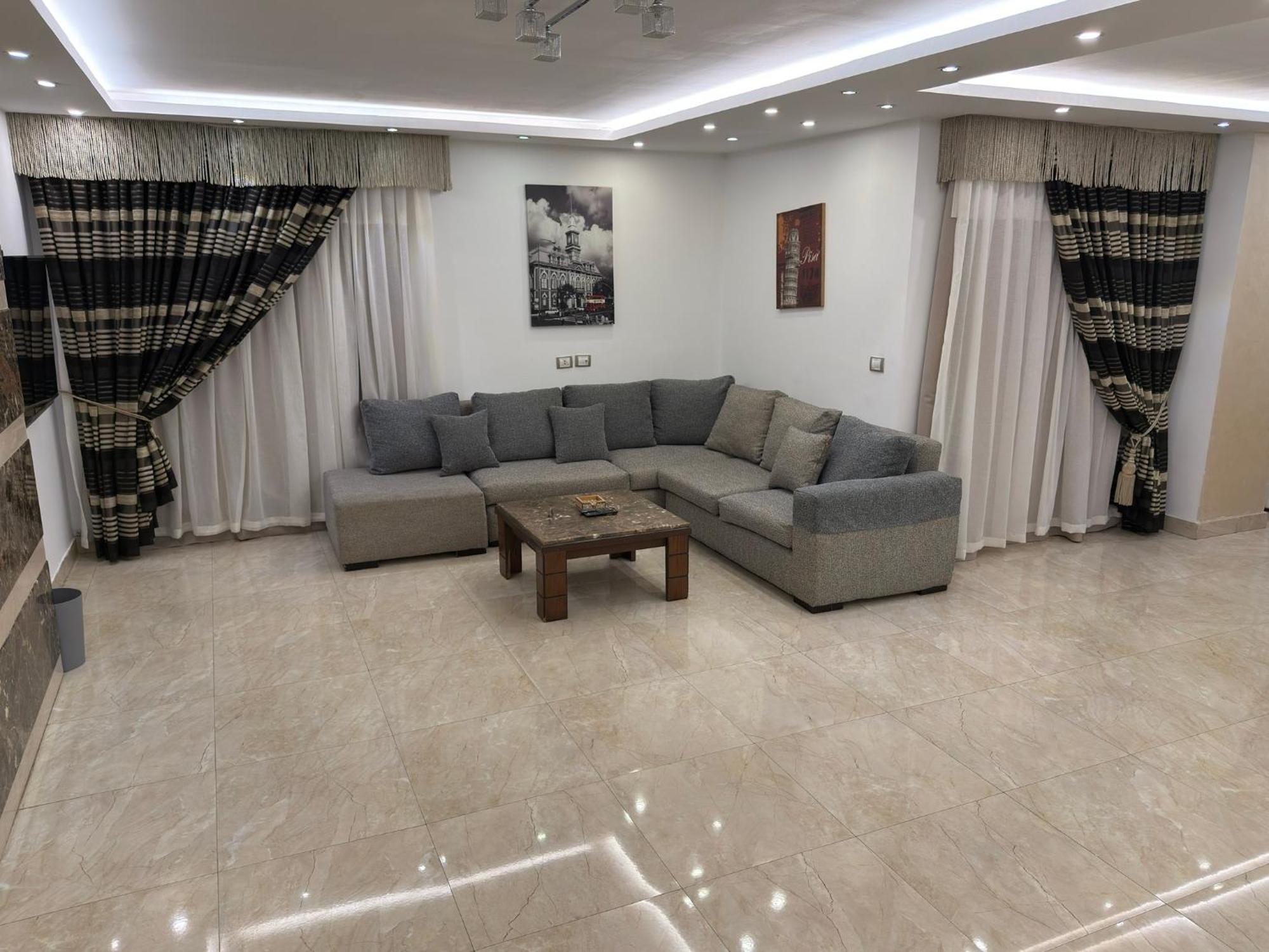 Le Royal Apartment *